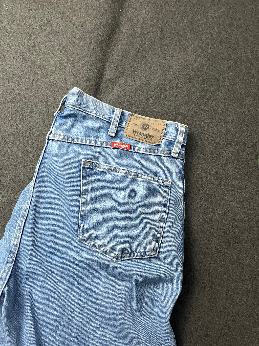 Wrangler jeans with a classic leather patch vintage light blue faded