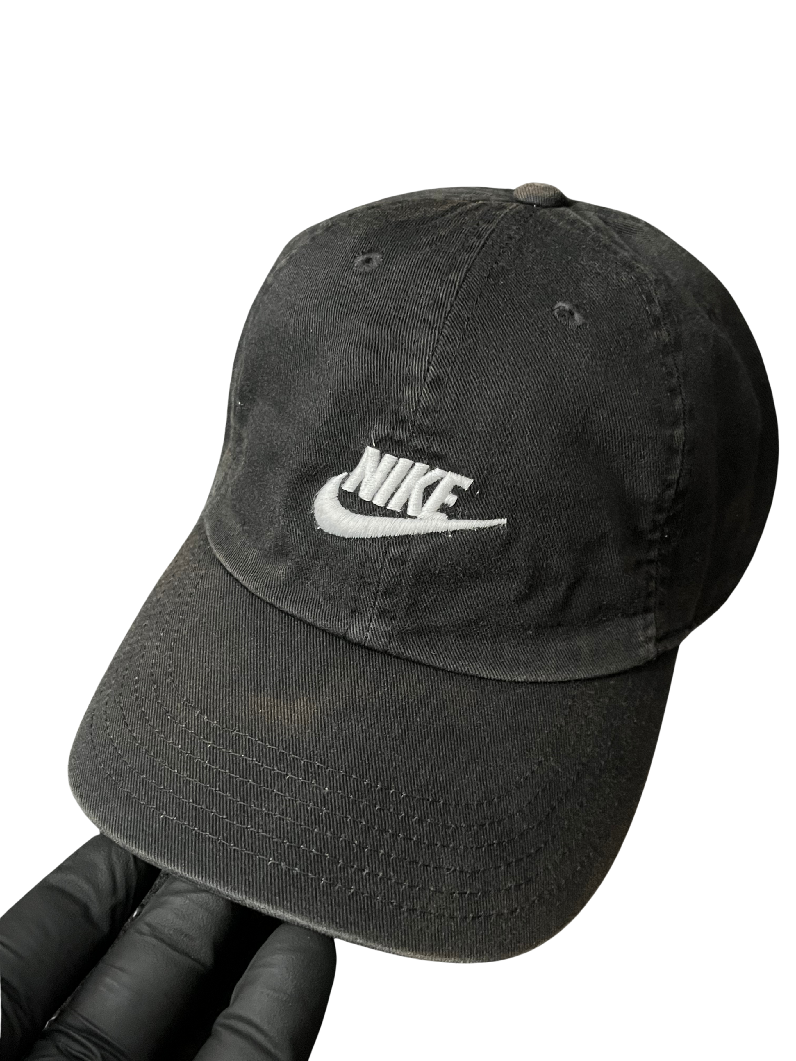 black Nike Sportswear Heritage86 adjustable strapback cap