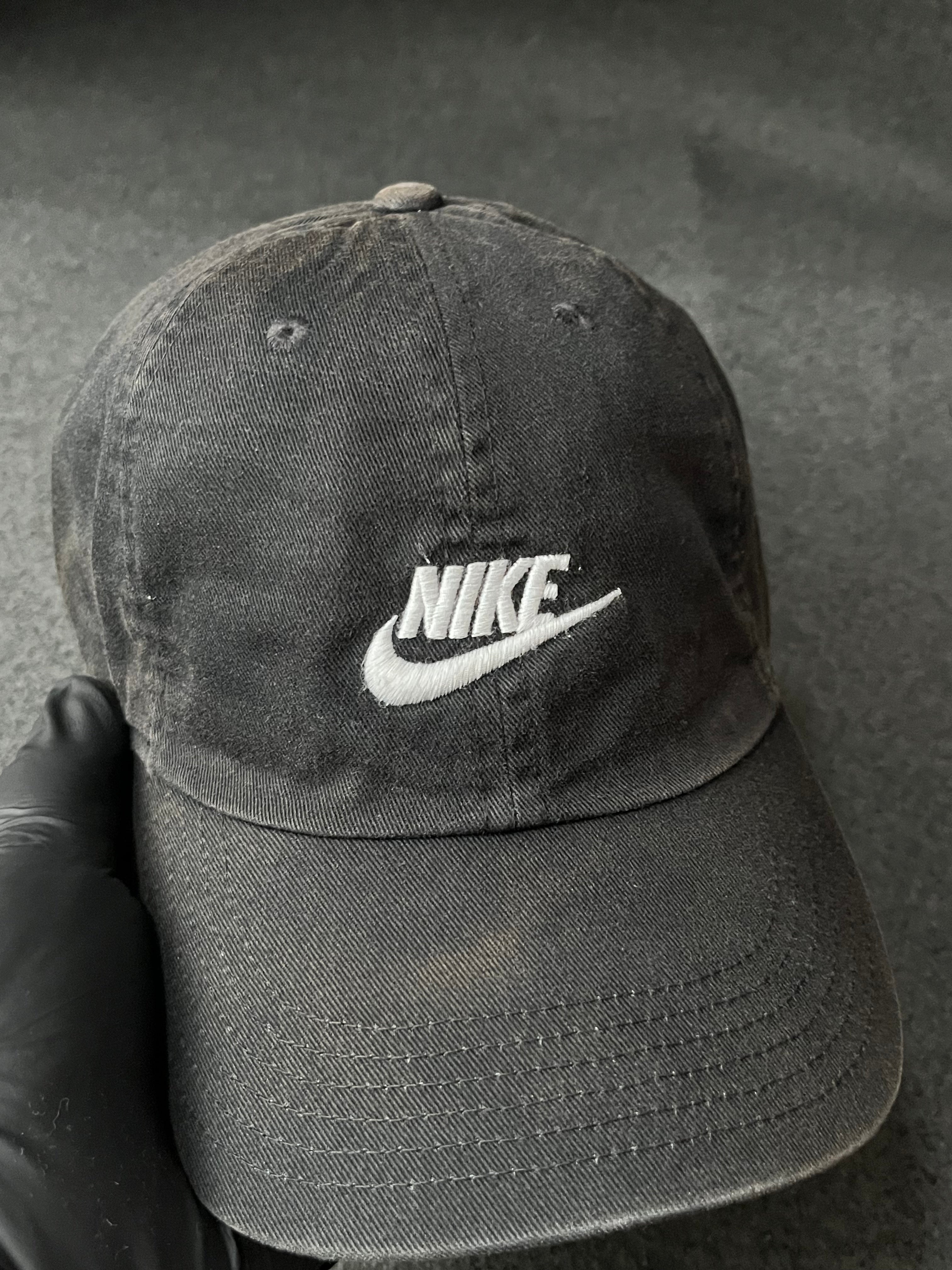 black Nike Sportswear Heritage86 adjustable strapback cap