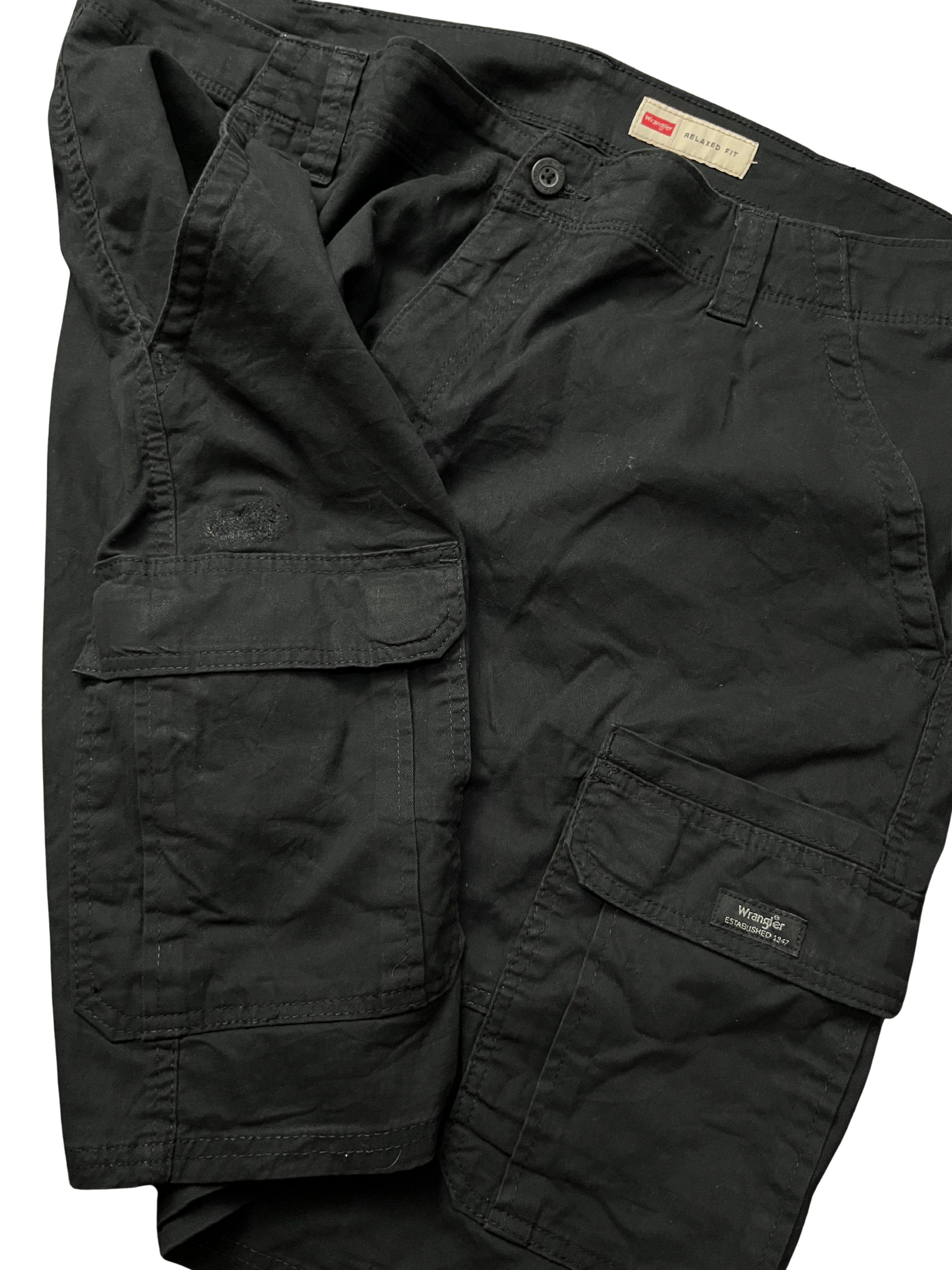 Wrangler Relaxed Fit Hits at knee black shorts