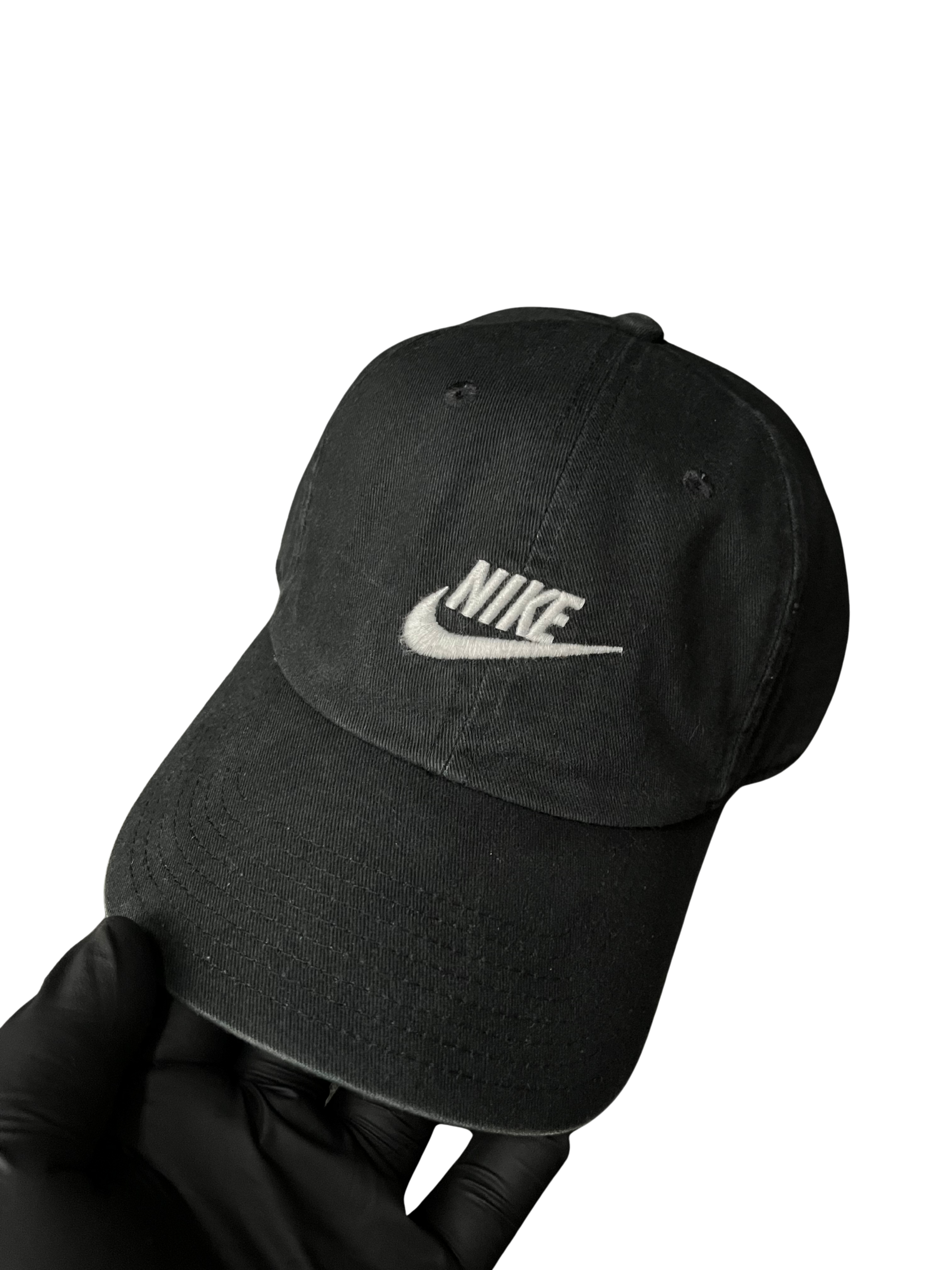 Nike Sportswear Heritage86 Futura Washed hat with a white logo