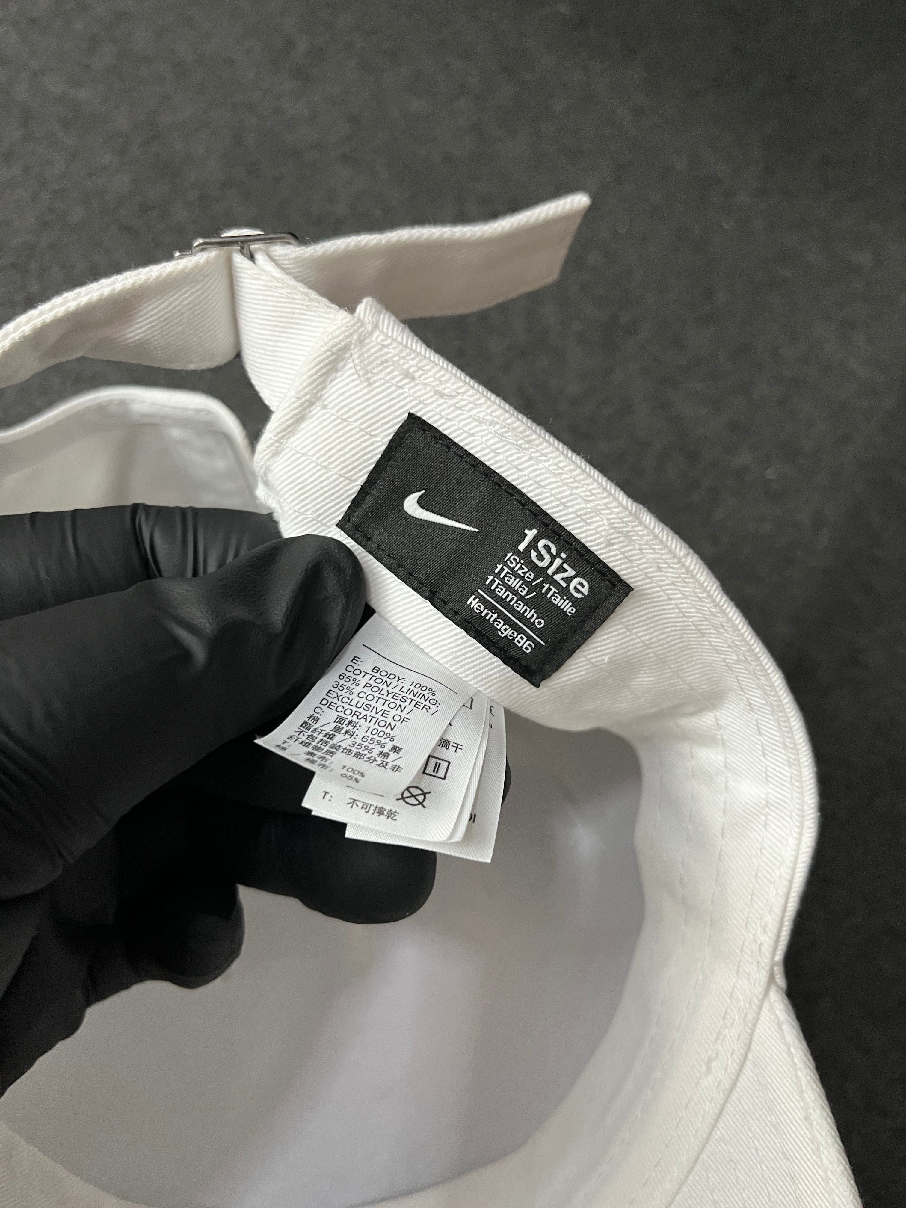 Nike Heritage86 Futura cap with a black embroidered logo