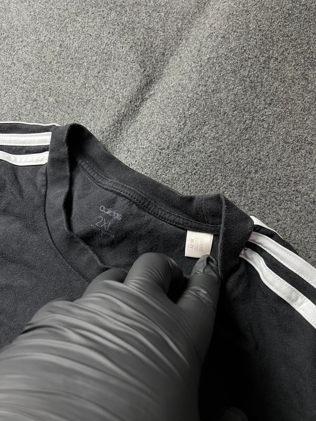 Adidas  AT M T-Shirt ESS 3S TEE