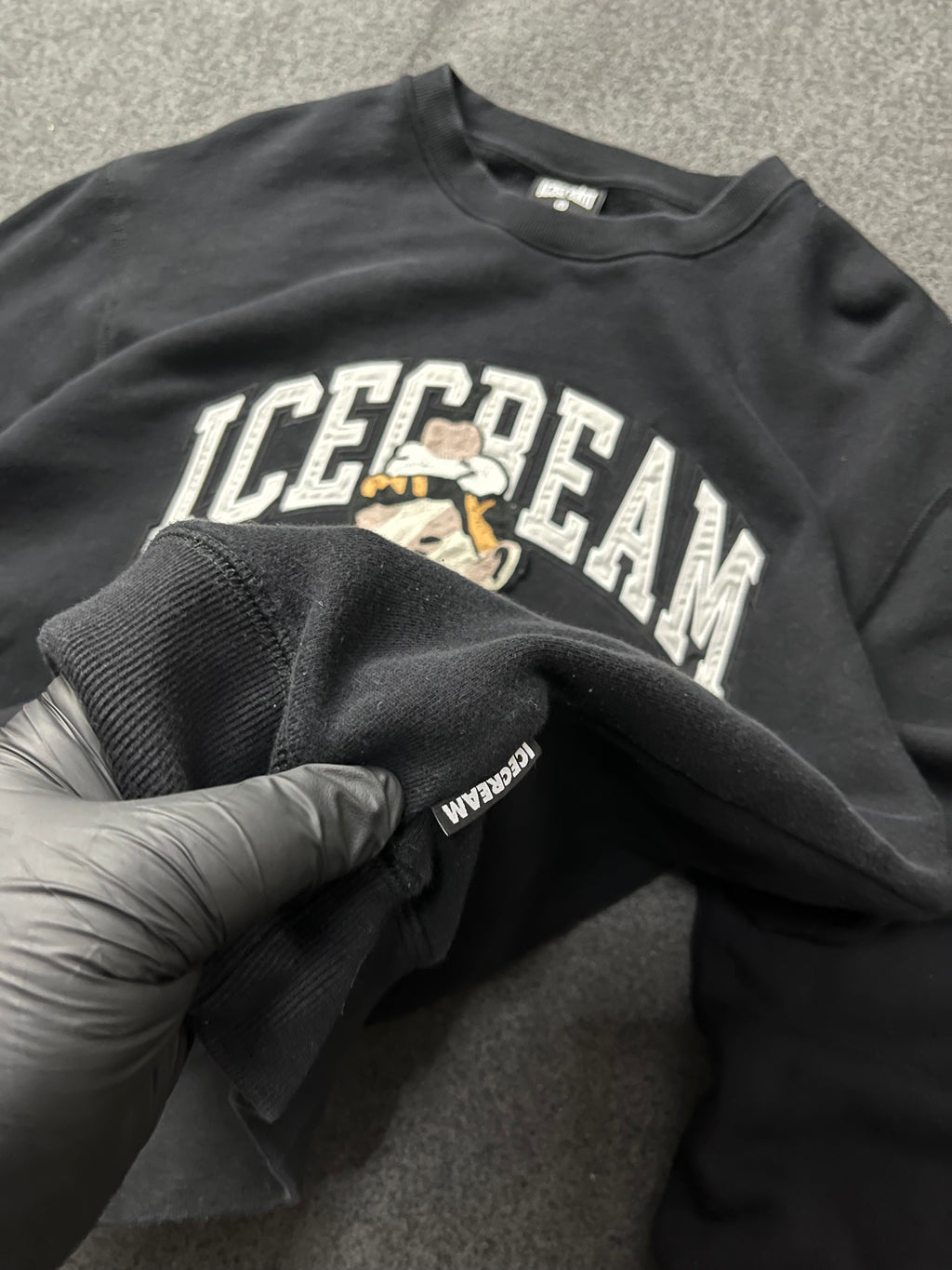 Icecream Cherry Top Crew - Black