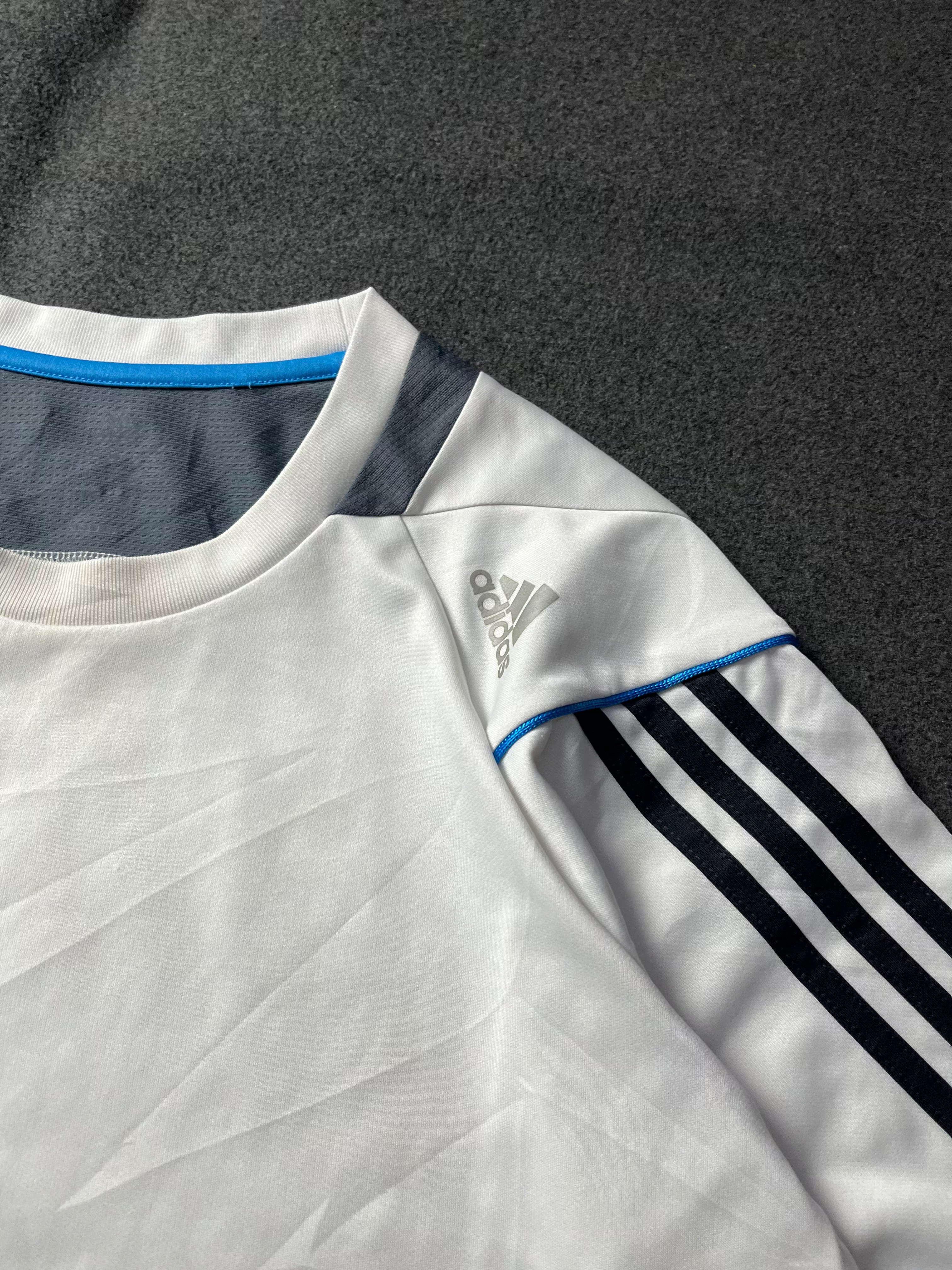 Adidas sports shirt white