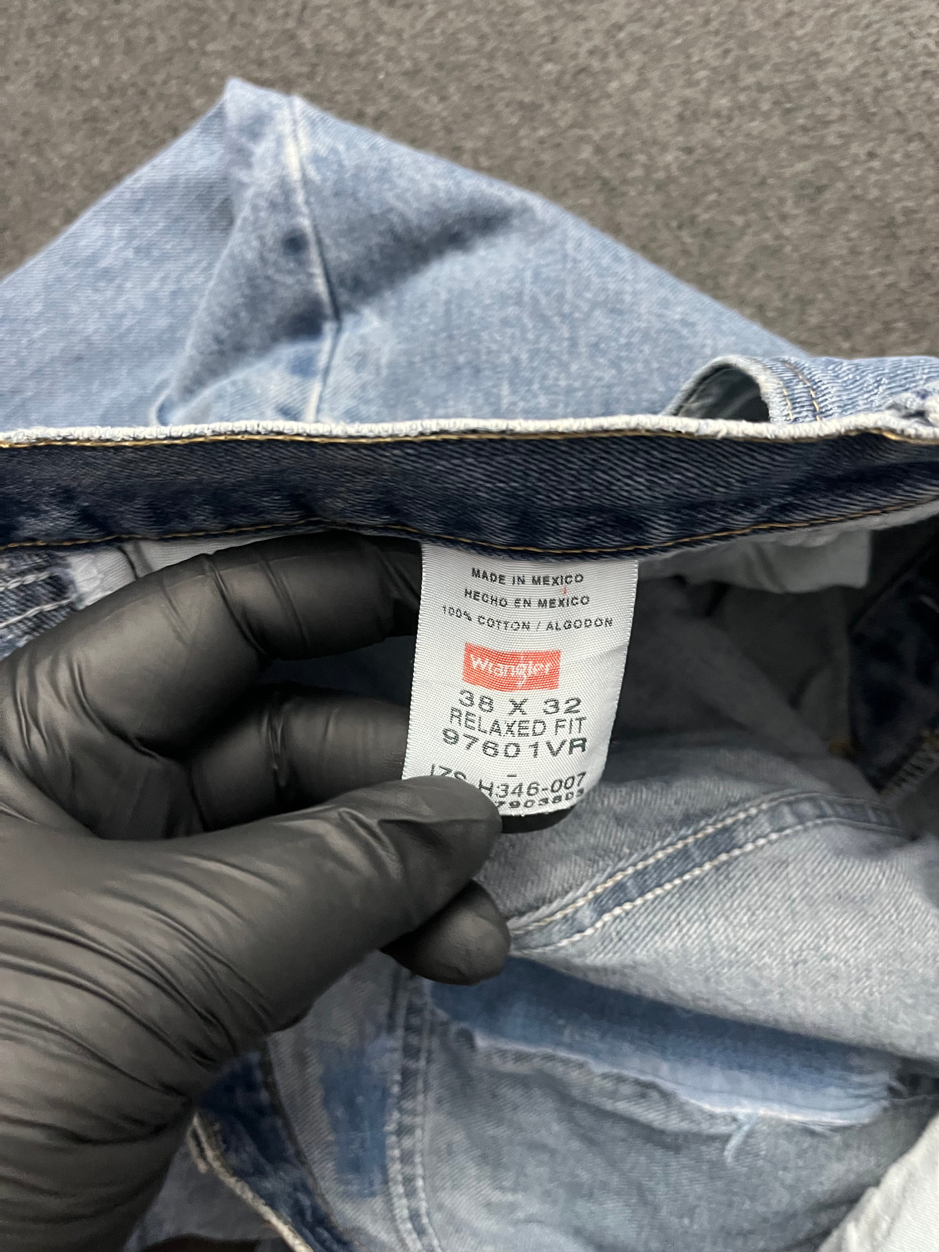 Wrangler Light Wash Blue Denim Cowboy Cut Original Fit