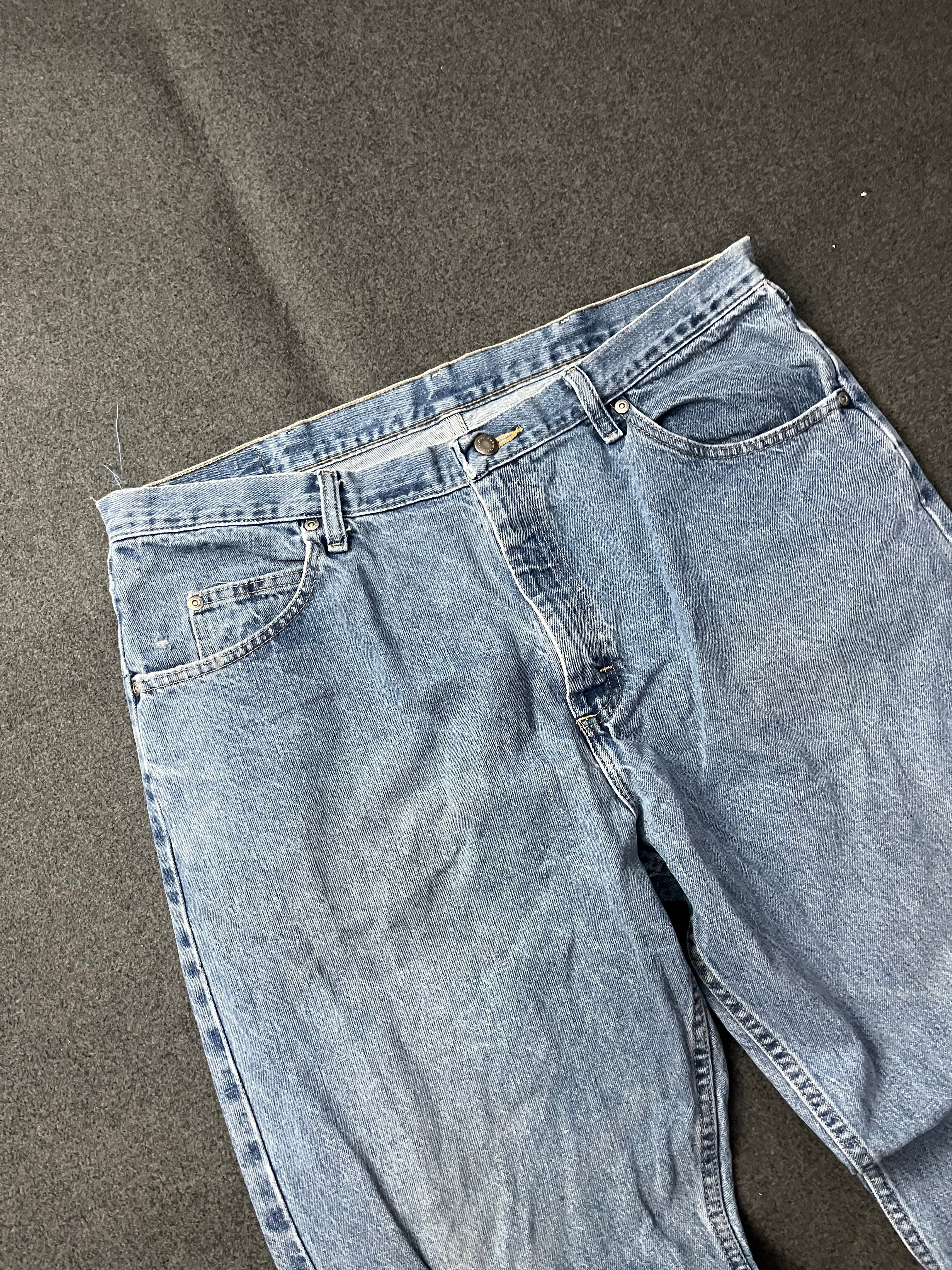 Wrangler Light Wash Blue Denim Cowboy Cut Original Fit