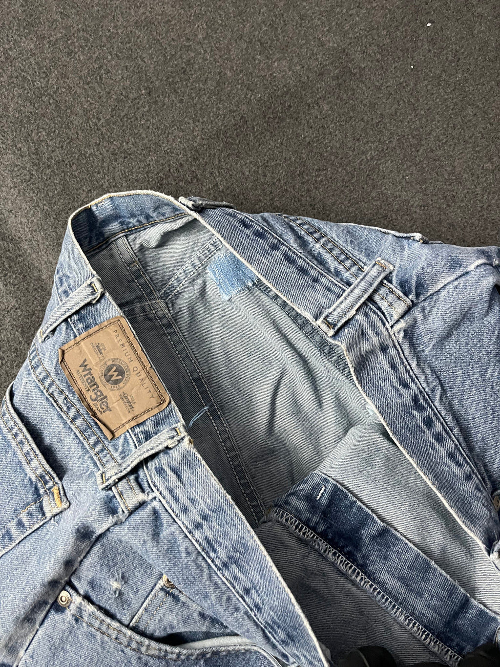 Wrangler Light Wash Blue Denim Cowboy Cut Original Fit