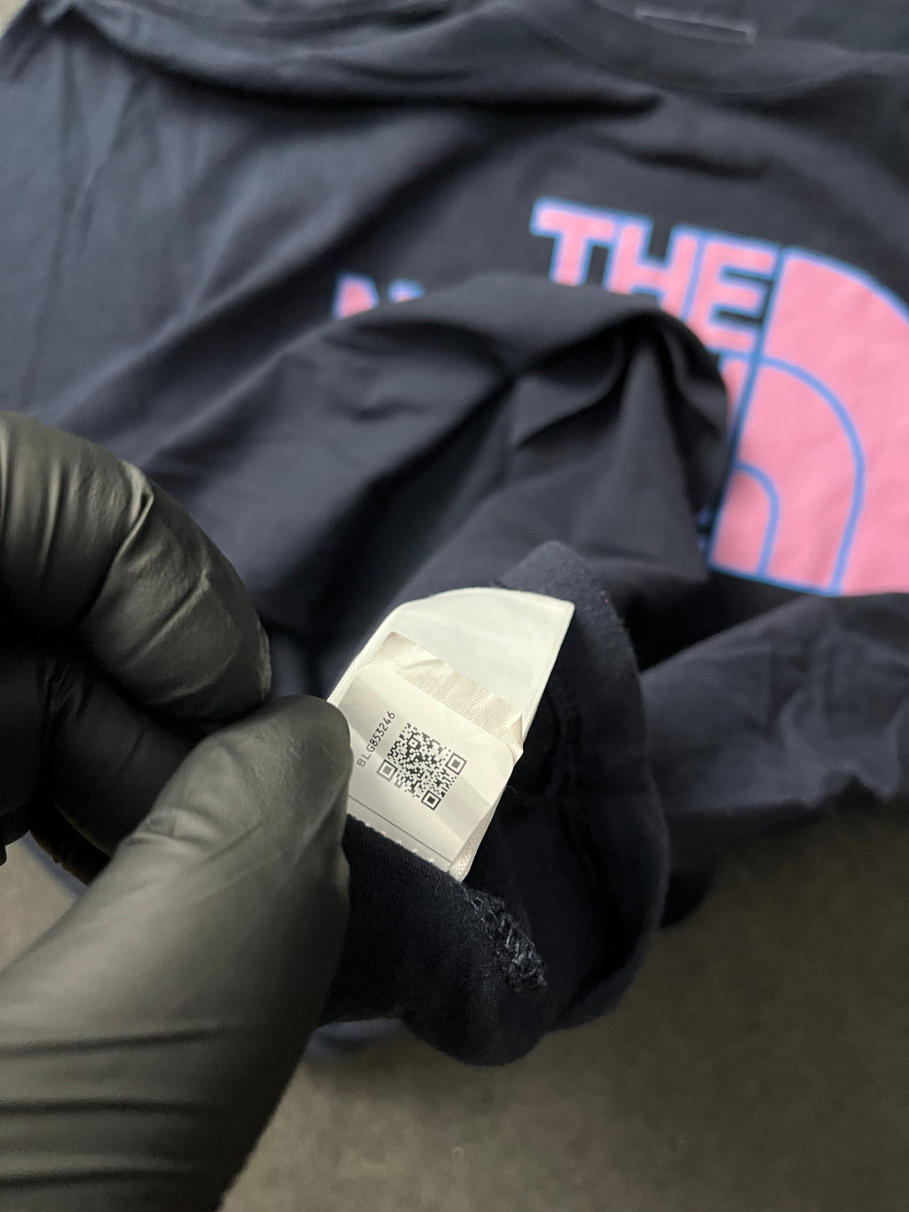 The North face Girls long sleeve Shirt with Logo