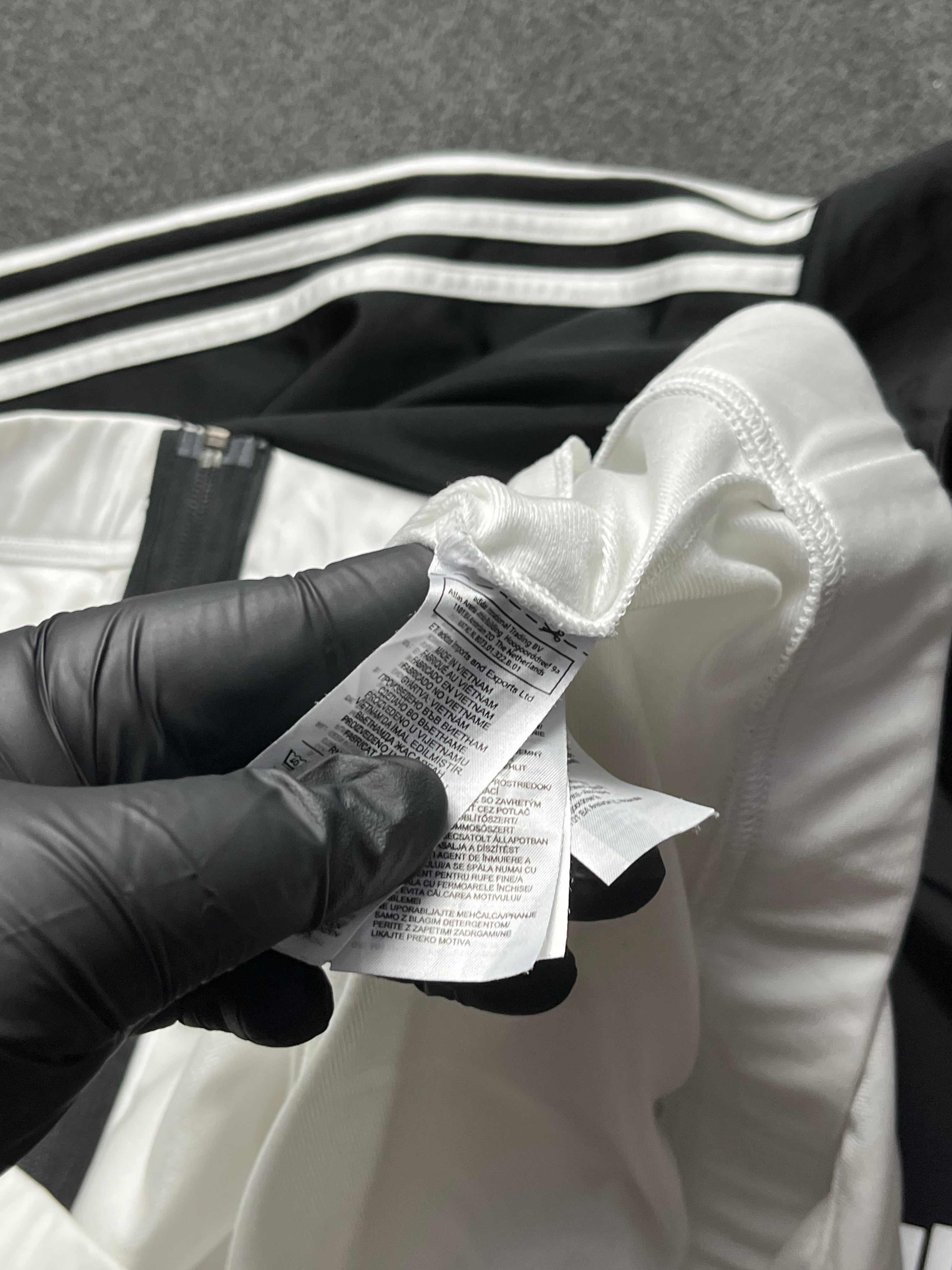 ADIDAS MEN'S TRACK SUIT BLACK WHITE JACKET