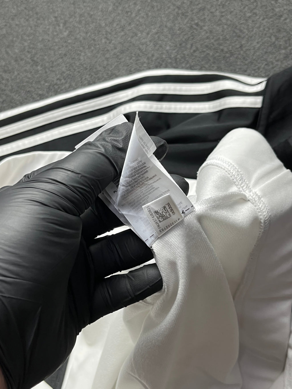 ADIDAS MEN'S TRACK SUIT BLACK WHITE JACKET