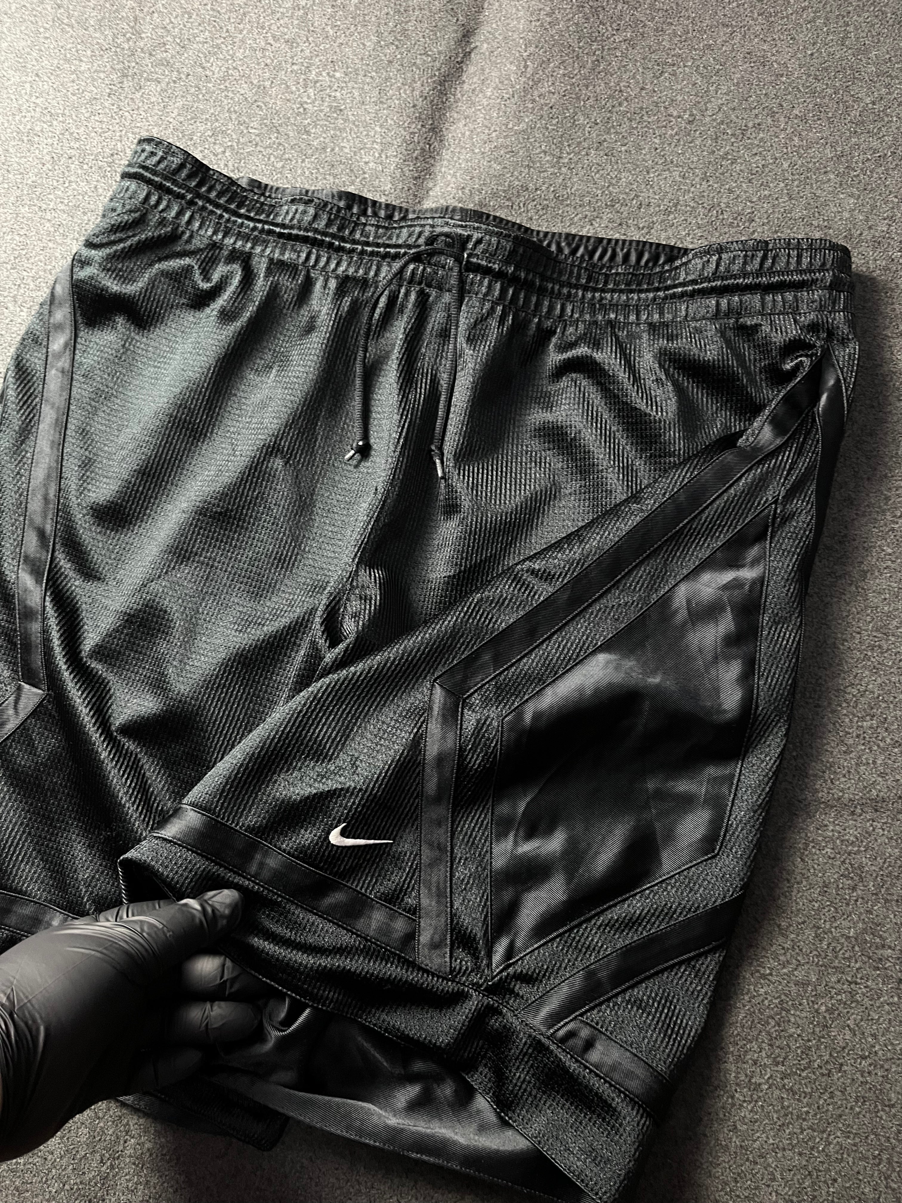 Nike Sportswear Authentics