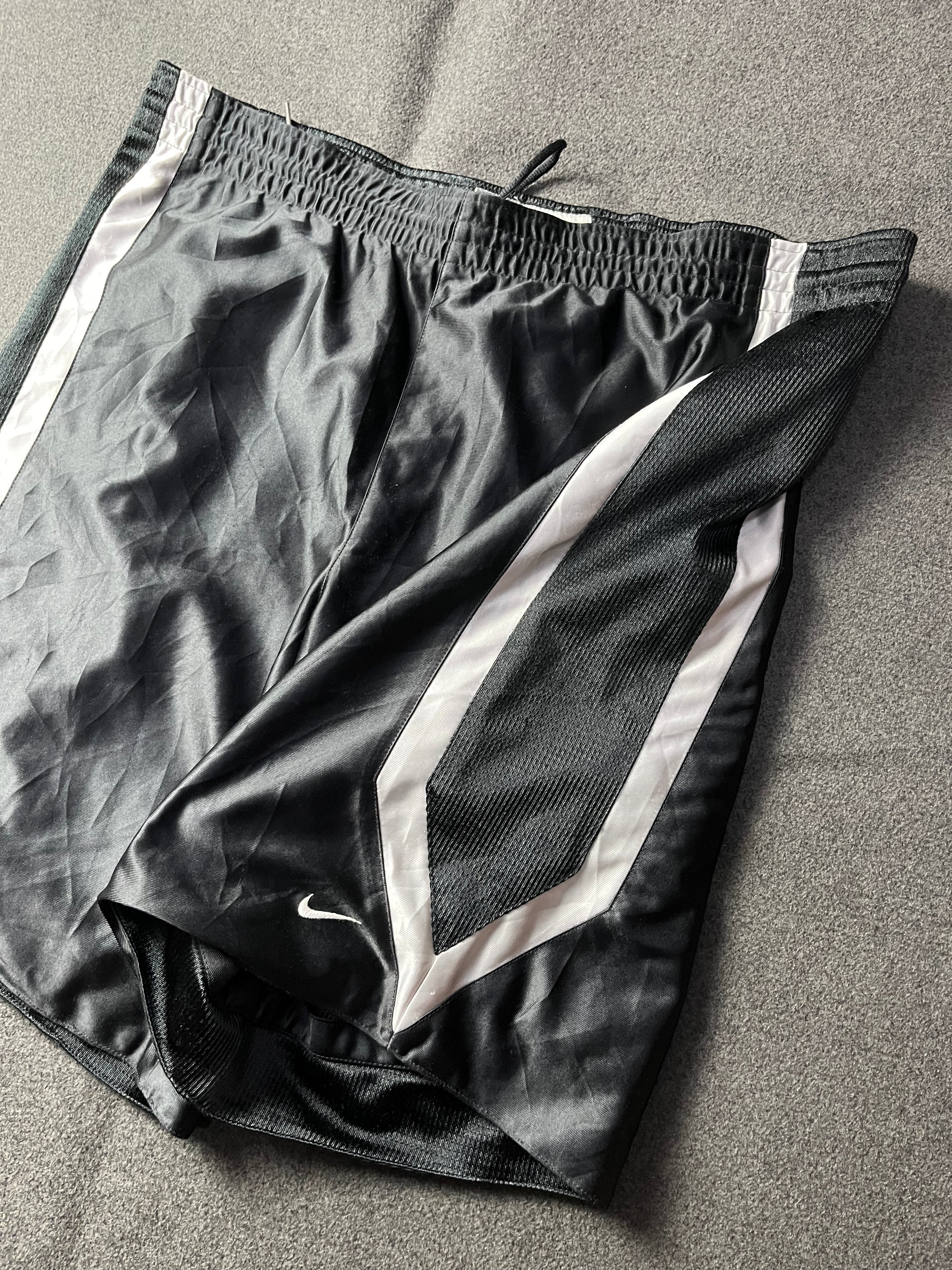 Nike Sportswear Authentics