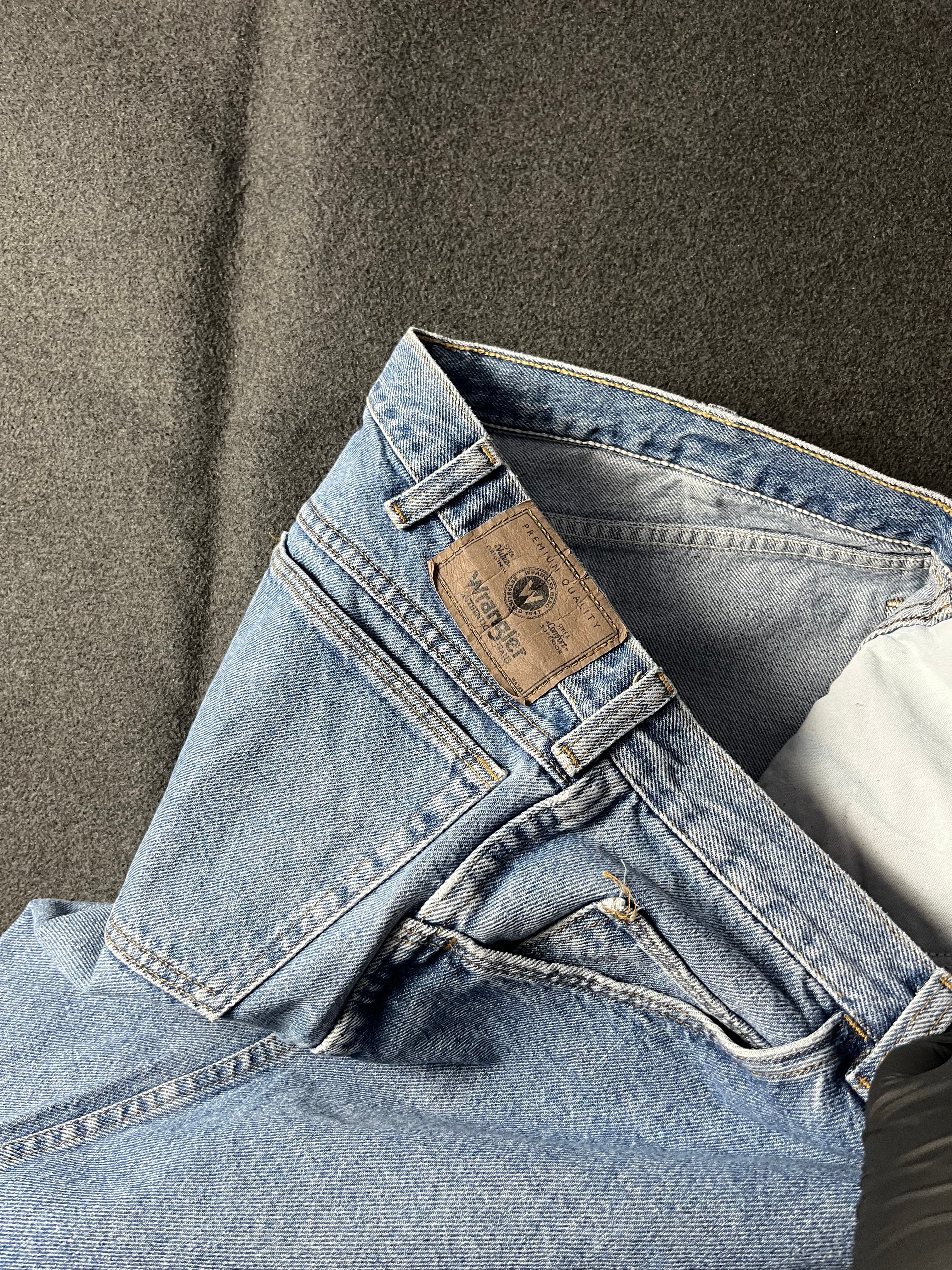 Vintage 90s Wrangler Baggy Light Wash Denim Jorts Blue