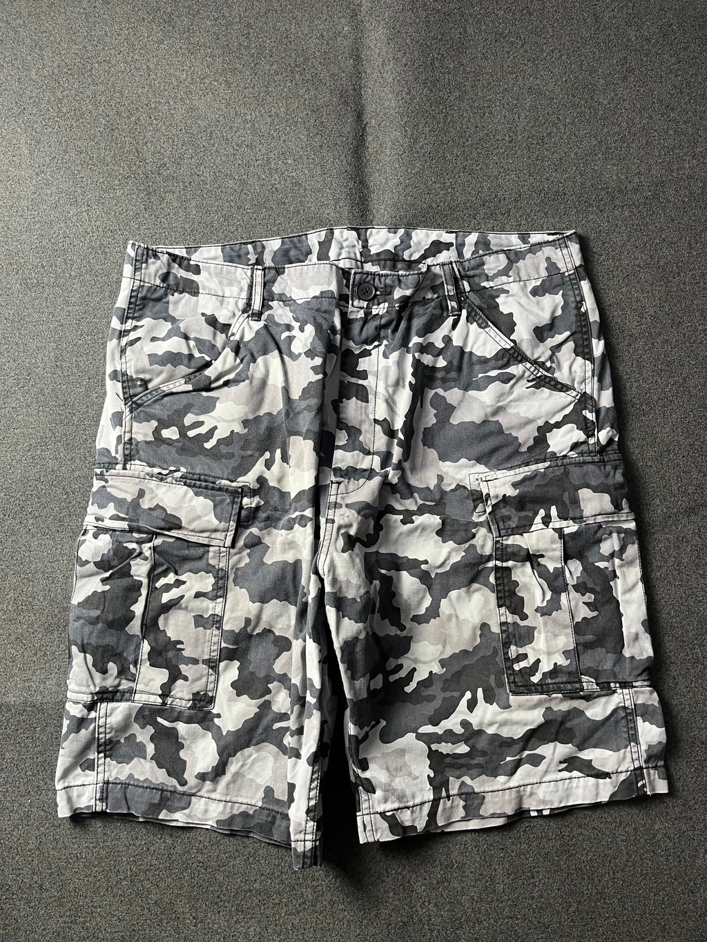 Vintage Levis Shorts Men Black Gray Camo Cargo Heavy Baggy Y2K Skater Surfer