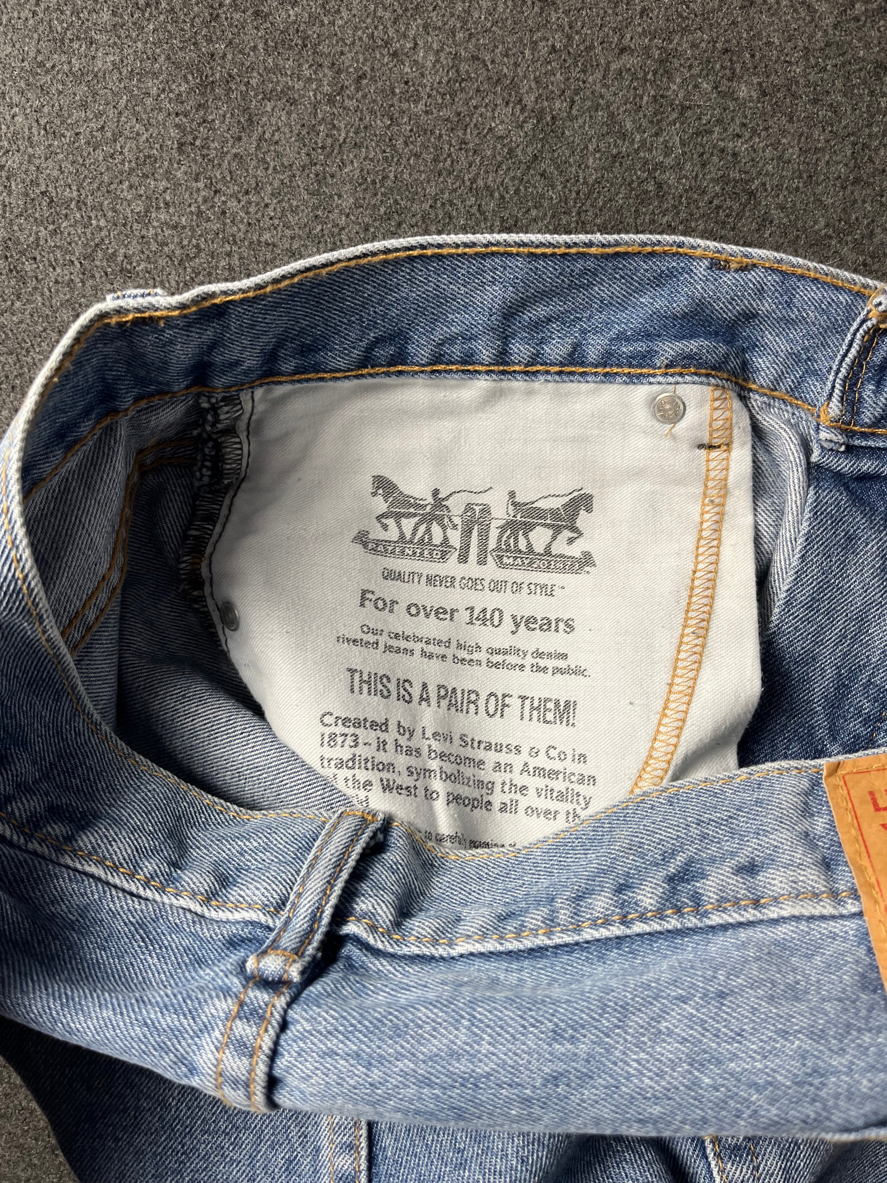 Blue Levi's 505