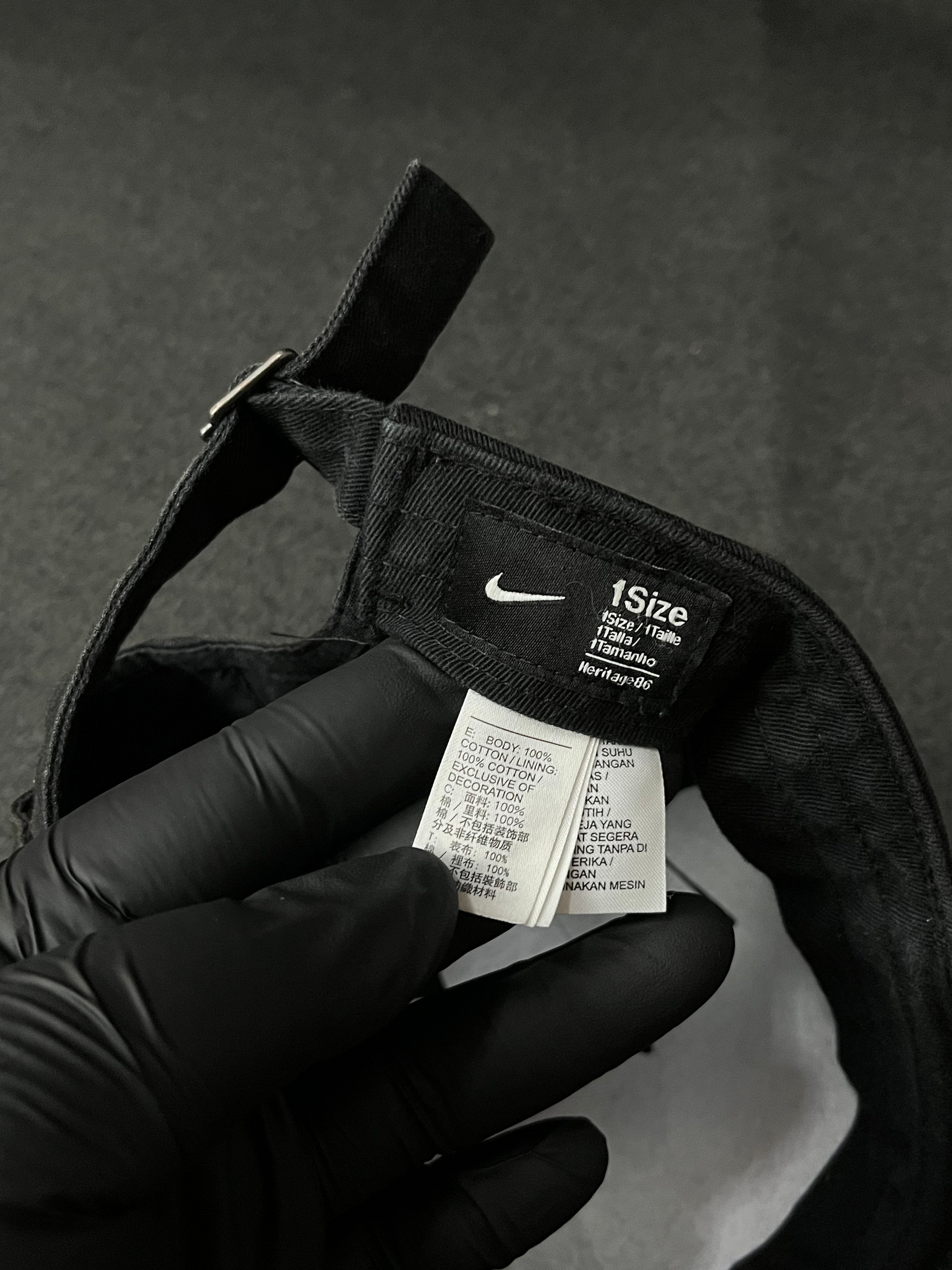 black Nike Sportswear Heritage86 adjustable strapback cap