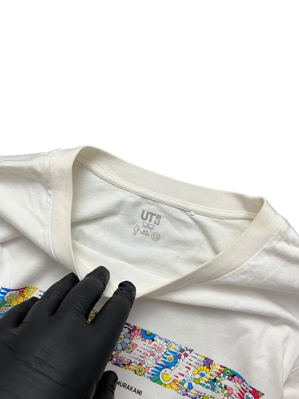 Uniqlo Billie Eilish x Takashi Murakami UT White