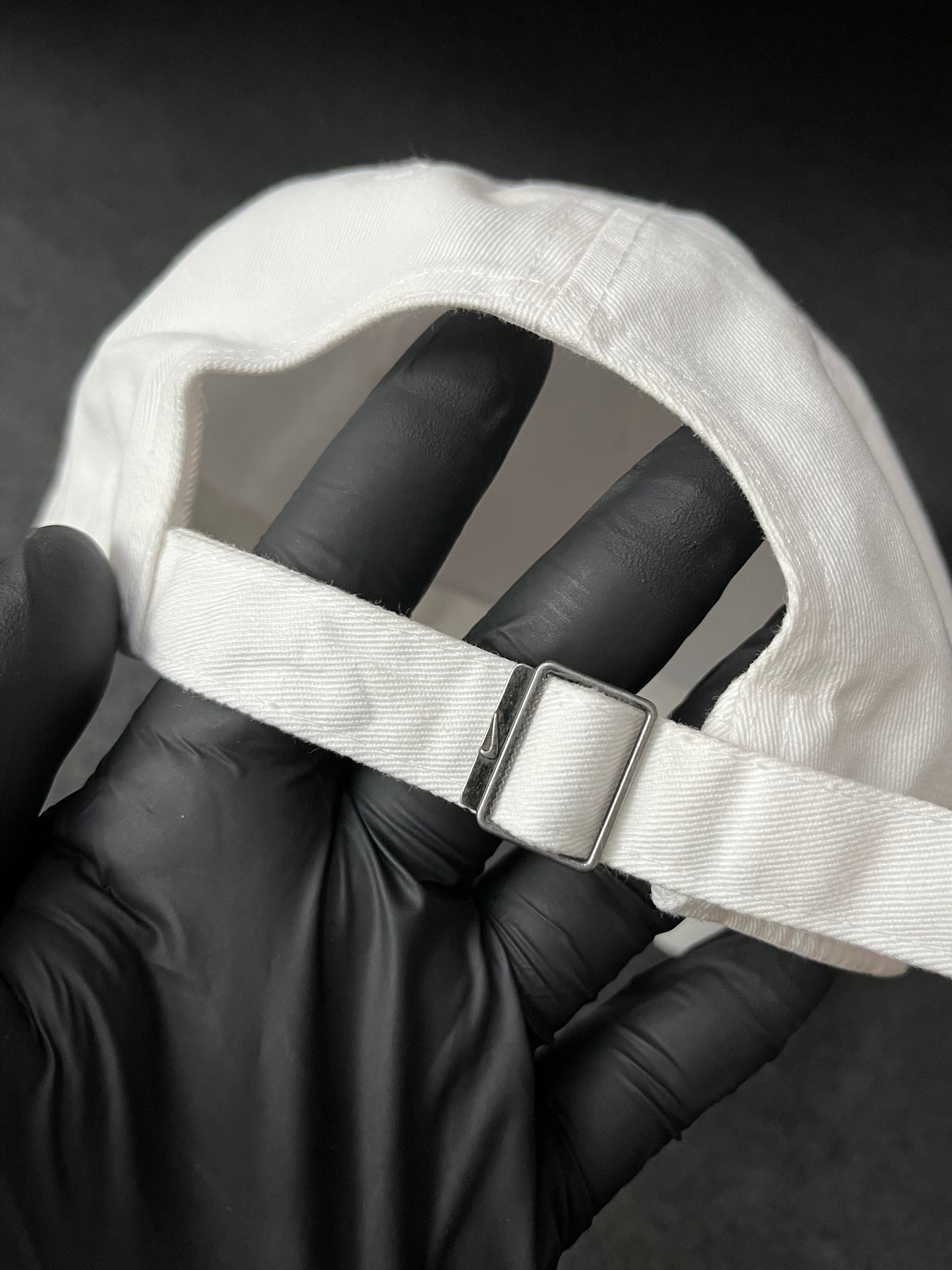 Nike Heritage86 Futura cap with a black embroidered logo