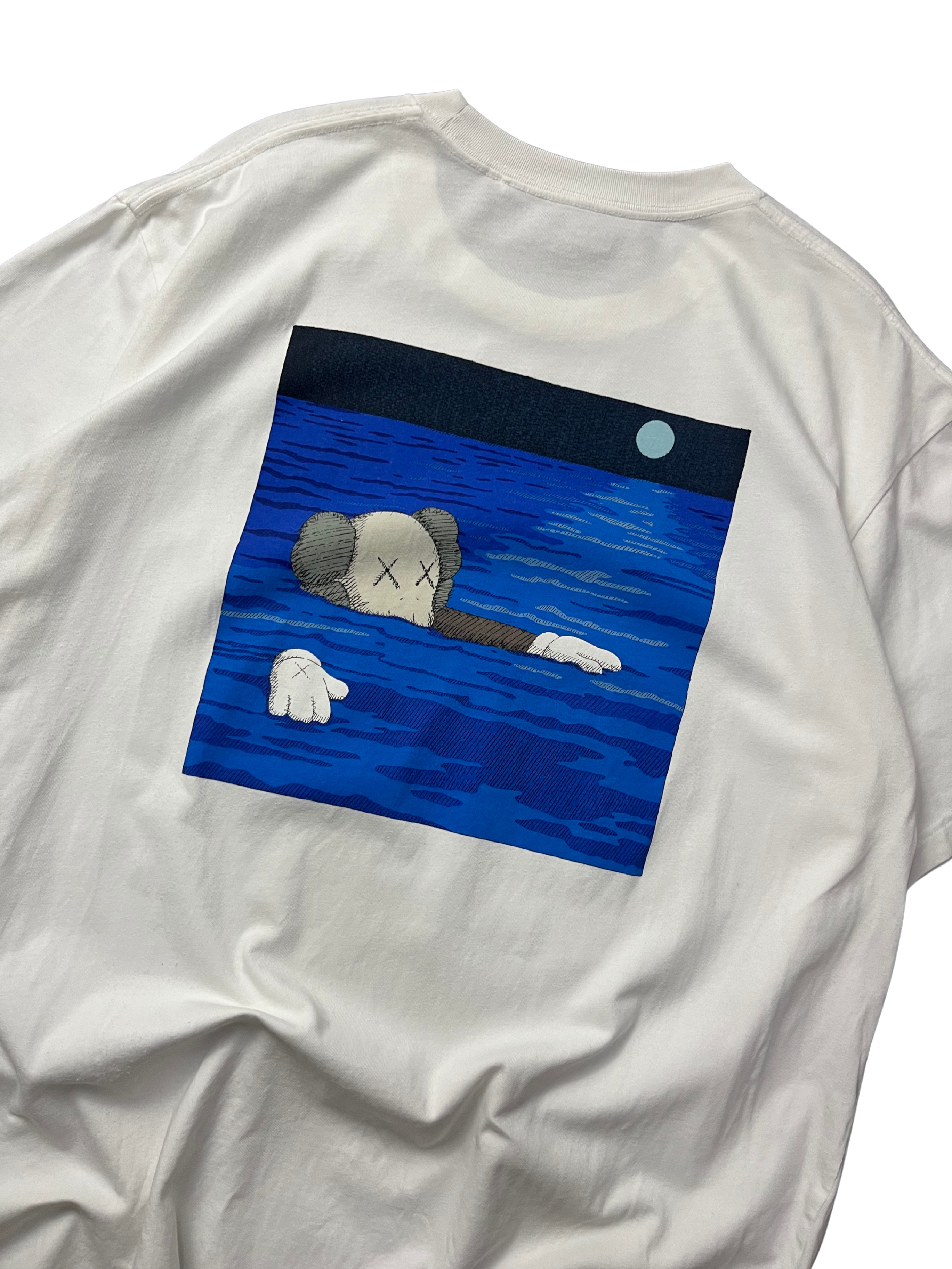 Uniqlo x KAWS  UT Short Sleeve Artbook Cover T-shirt (2XL)