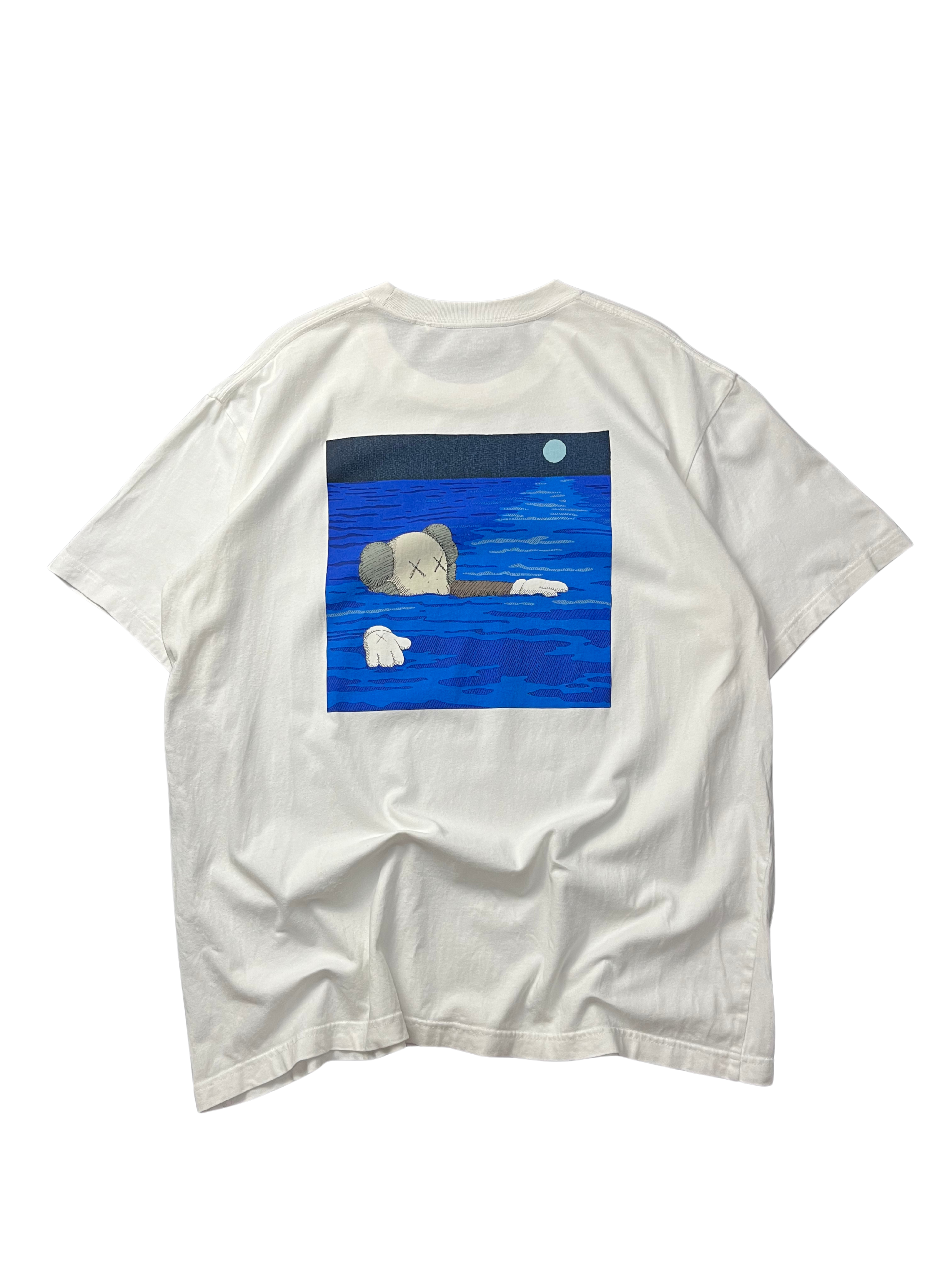 Uniqlo x KAWS  UT Short Sleeve Artbook Cover T-shirt (2XL)